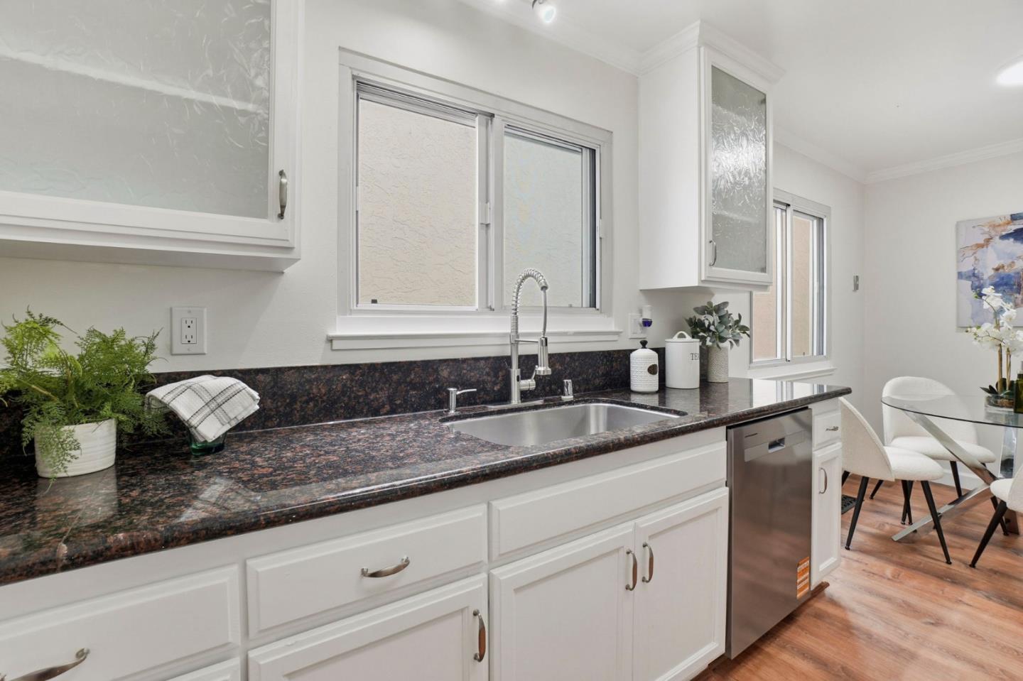 Detail Gallery Image 13 of 37 For 844 King Dr, Daly City,  CA 94015 - 3 Beds | 1/1 Baths