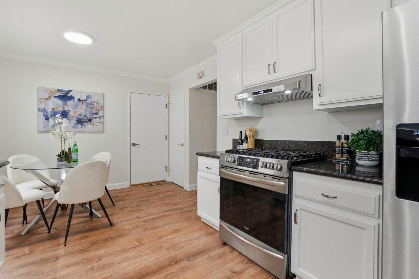 Detail Gallery Image 14 of 37 For 844 King Dr, Daly City,  CA 94015 - 3 Beds | 1/1 Baths