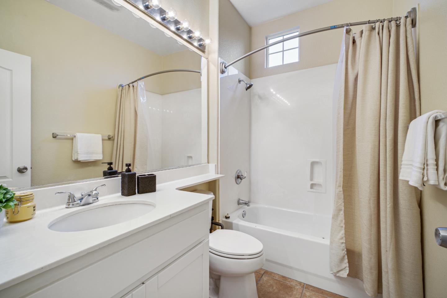 Detail Gallery Image 22 of 33 For 5948 Sage Dr, San Jose,  CA 95123 - 4 Beds | 3 Baths