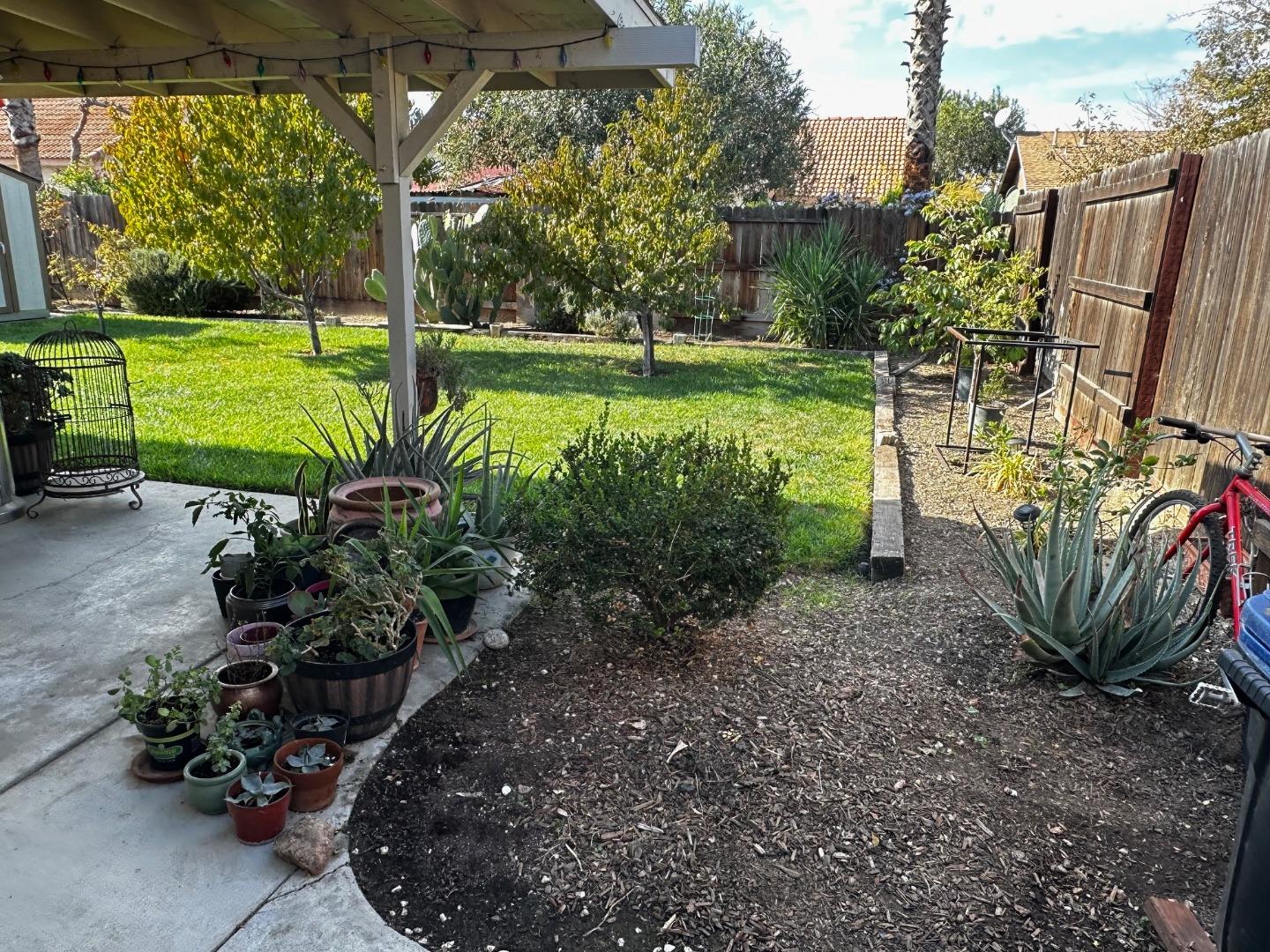 Detail Gallery Image 16 of 30 For 831 El Pinal Ln, Los Banos,  CA 93635 - 3 Beds | 2 Baths