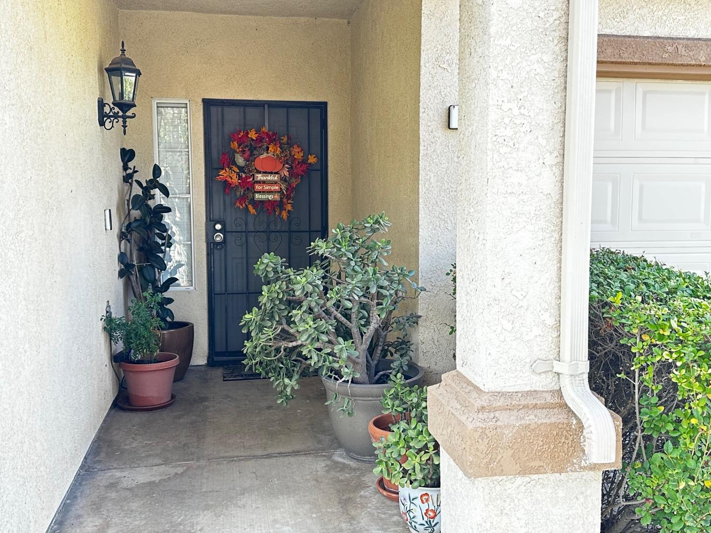 Detail Gallery Image 3 of 30 For 831 El Pinal Ln, Los Banos,  CA 93635 - 3 Beds | 2 Baths