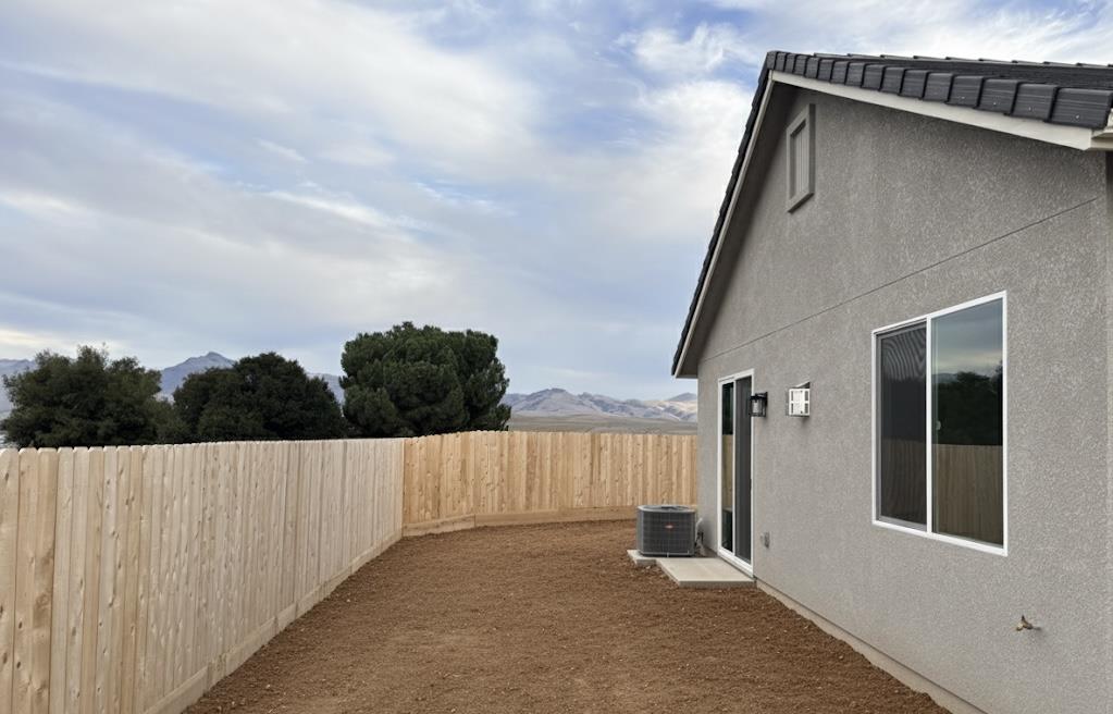 Detail Gallery Image 12 of 13 For 884 Carmelina Ct, Hollister,  CA 95023 - 3 Beds | 2 Baths