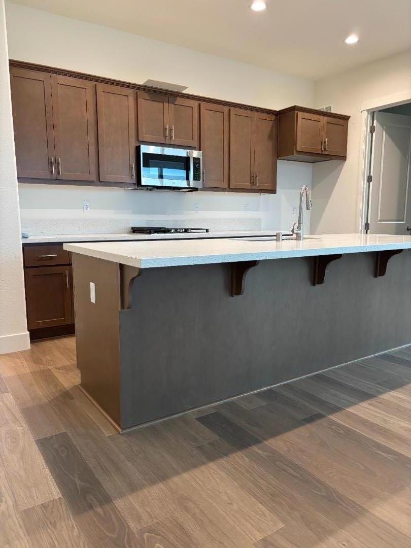 Detail Gallery Image 7 of 13 For 884 Carmelina Ct, Hollister,  CA 95023 - 3 Beds | 2 Baths