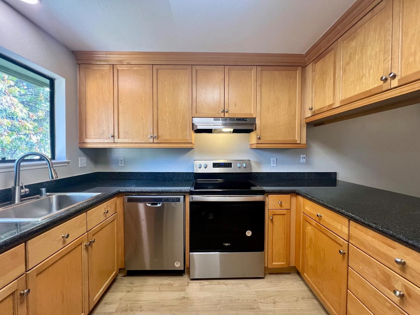 Detail Gallery Image 4 of 42 For 38780 Tyson Ln 305c,  Fremont,  CA 94536 - 1 Beds | 1 Baths