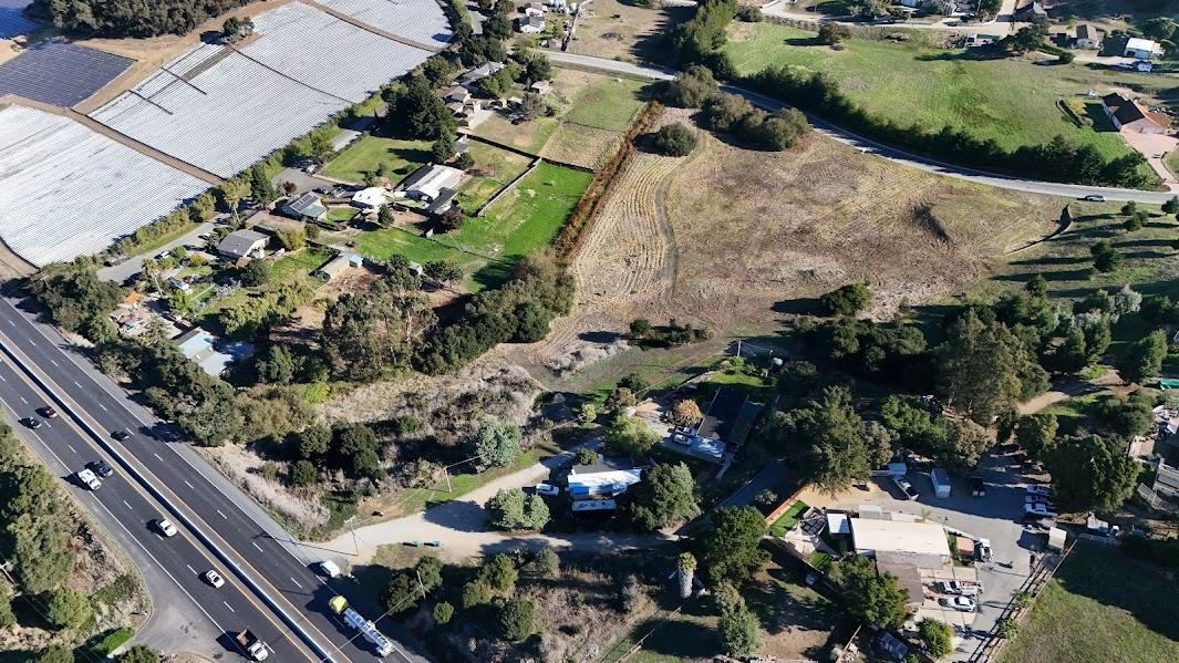 Detail Gallery Image 5 of 13 For 10706 Country Meadows Rd, Salinas,  CA 93907 - – Beds | – Baths