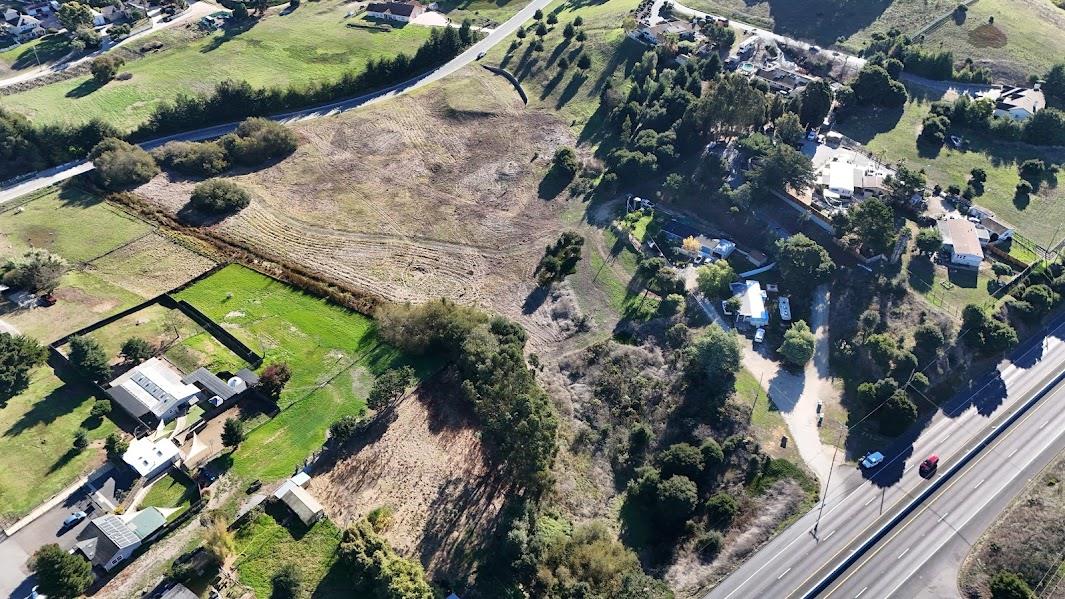 Detail Gallery Image 6 of 13 For 10706 Country Meadows Rd, Salinas,  CA 93907 - – Beds | – Baths