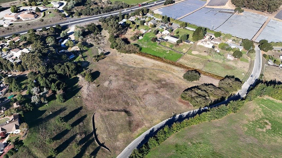 Detail Gallery Image 7 of 13 For 10706 Country Meadows Rd, Salinas,  CA 93907 - – Beds | – Baths