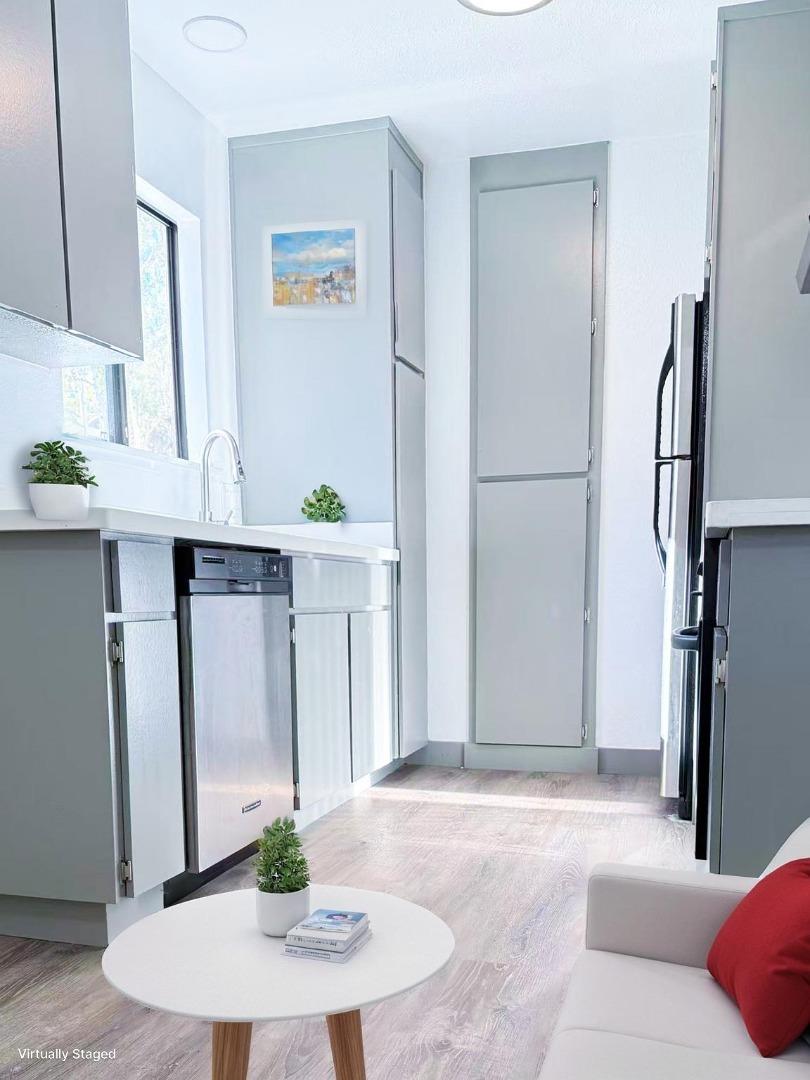 Detail Gallery Image 15 of 26 For 1734 W El Camino Real #7,  Mountain View,  CA 94040 - 2 Beds | 1/1 Baths