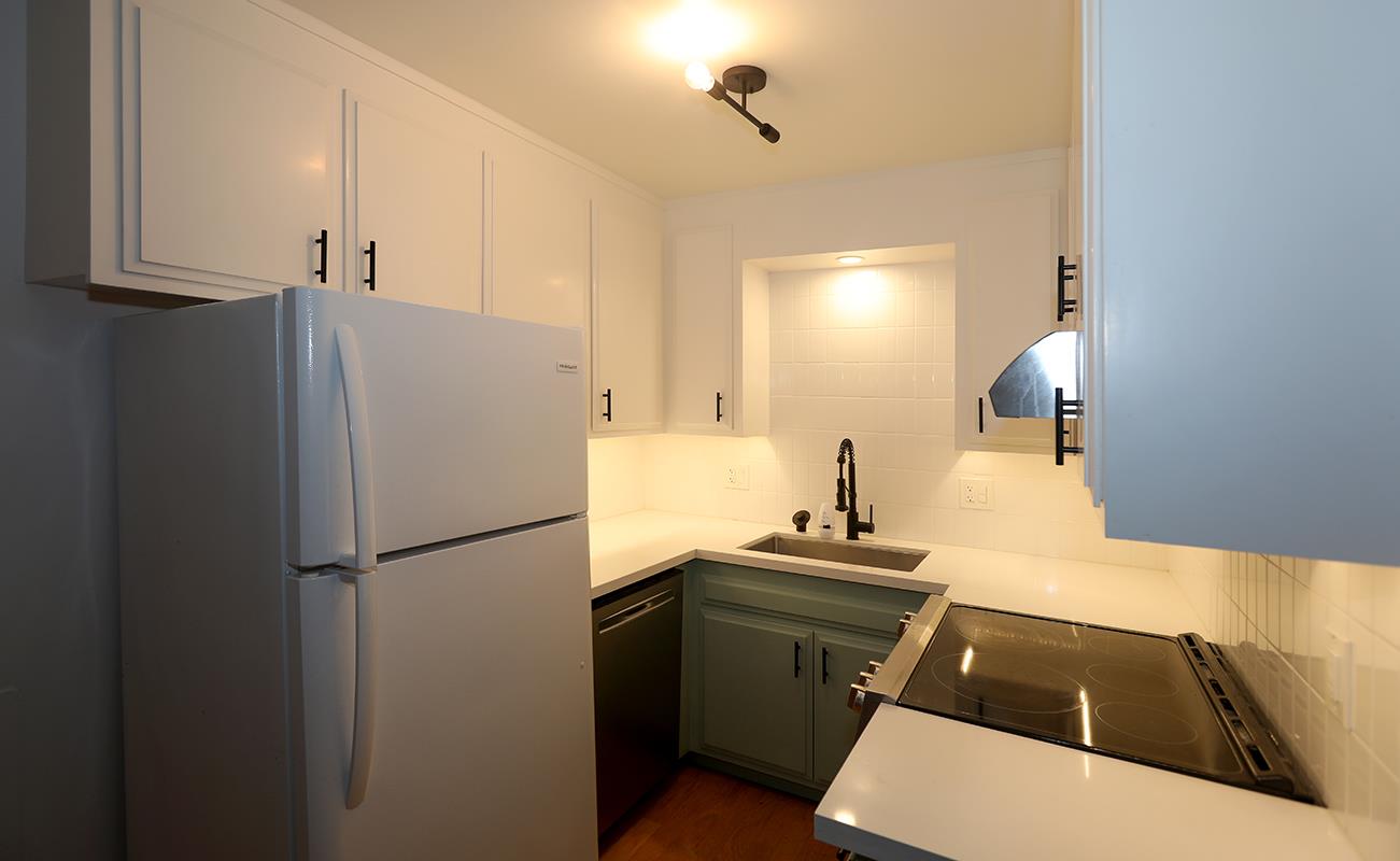 Detail Gallery Image 3 of 11 For 1124 Hollywood Ave #3,  Oakland,  CA 94602 - 1 Beds | 1 Baths
