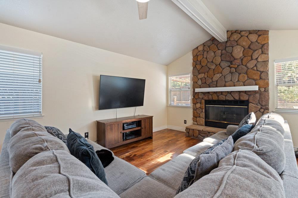 Detail Gallery Image 13 of 45 For 1091 Nez Perce Dr, Hollister,  CA 95023 - 4 Beds | 2 Baths