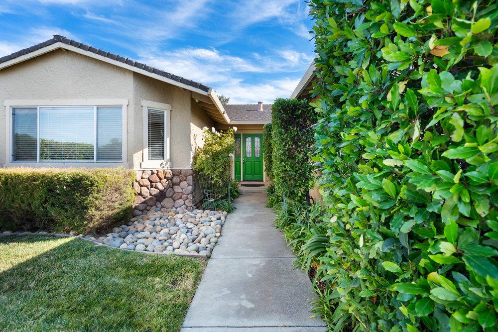 Detail Gallery Image 4 of 45 For 1091 Nez Perce Dr, Hollister,  CA 95023 - 4 Beds | 2 Baths