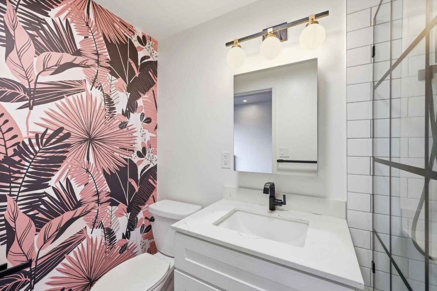 Detail Gallery Image 20 of 32 For 1501 37th Ave #B6,  Oakland,  CA 94601 - 1 Beds | 2 Baths