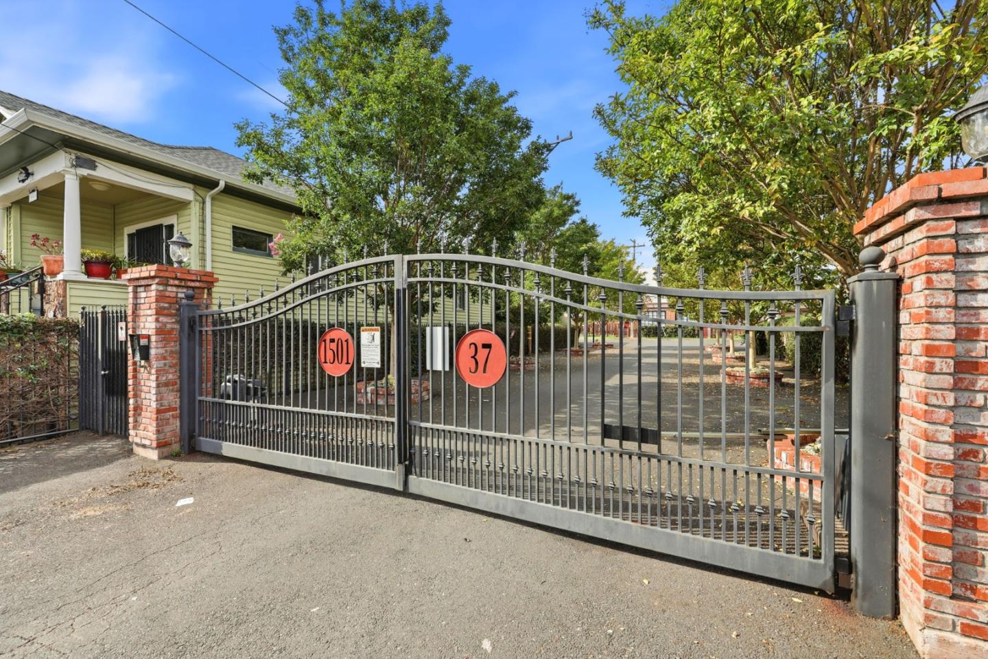 Detail Gallery Image 27 of 32 For 1501 37th Ave #B6,  Oakland,  CA 94601 - 1 Beds | 2 Baths