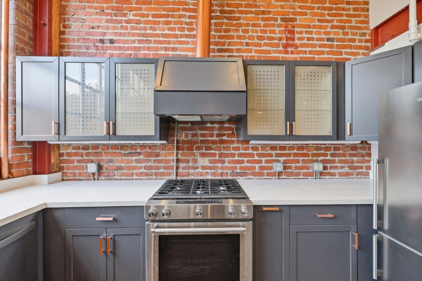 Detail Gallery Image 9 of 32 For 1501 37th Ave #B6,  Oakland,  CA 94601 - 1 Beds | 2 Baths