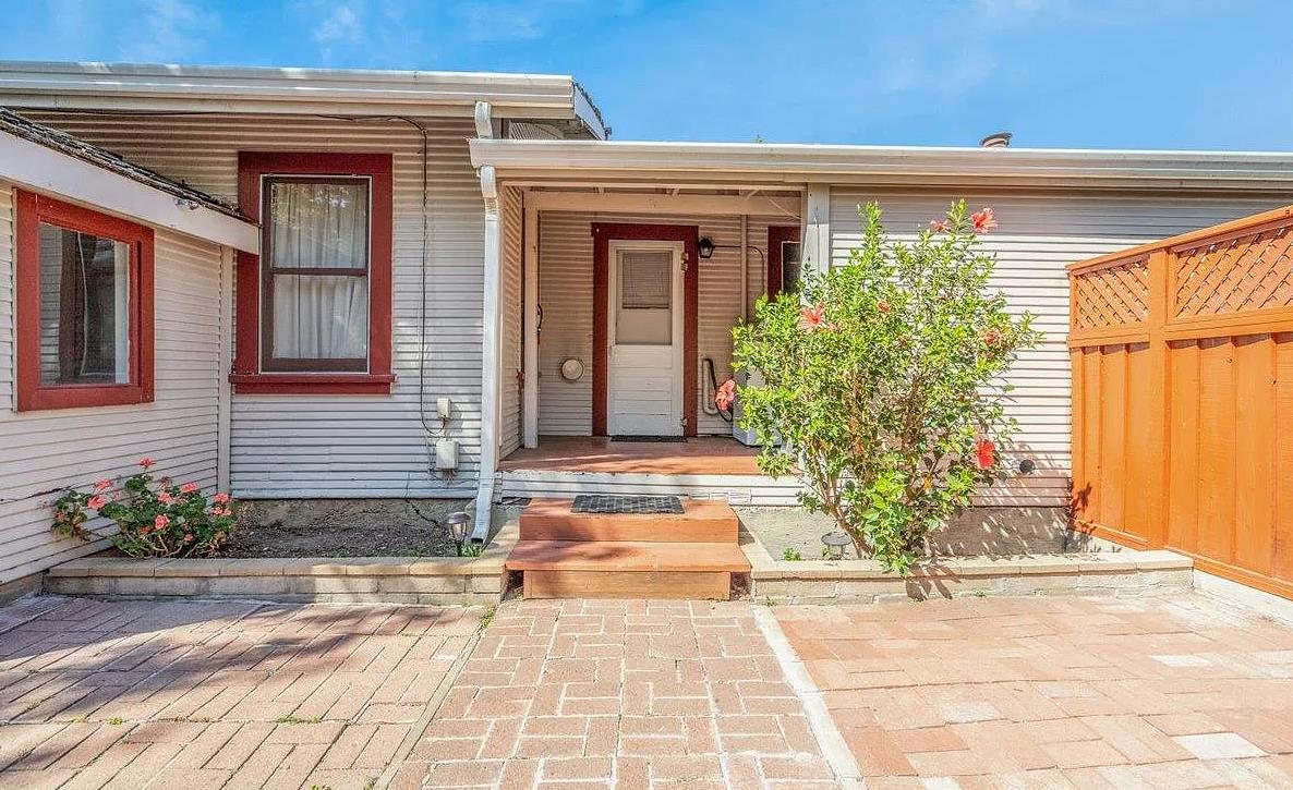 Detail Gallery Image 3 of 9 For 1356 W Dana St, Mountain View,  CA 94041 - – Beds | – Baths