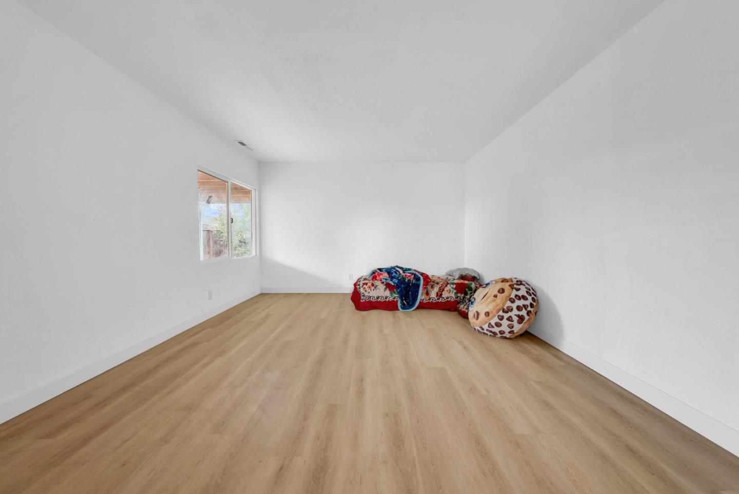 Detail Gallery Image 12 of 45 For 2243 Cooley Ave, East Palo Alto,  CA 94303 - 4 Beds | 2 Baths