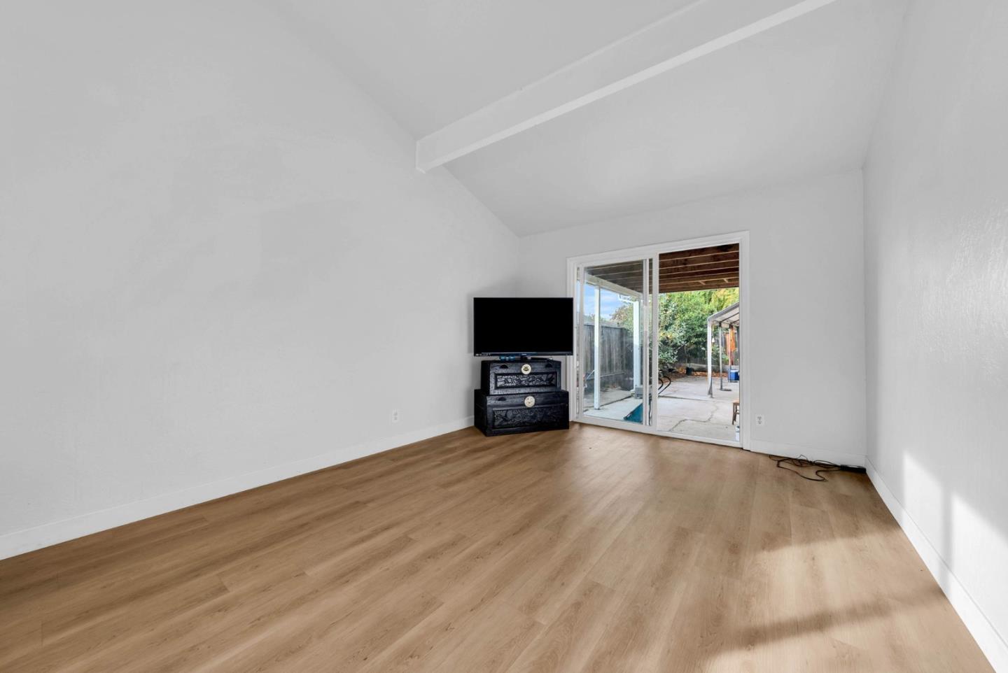 Detail Gallery Image 5 of 45 For 2243 Cooley Ave, East Palo Alto,  CA 94303 - 4 Beds | 2 Baths