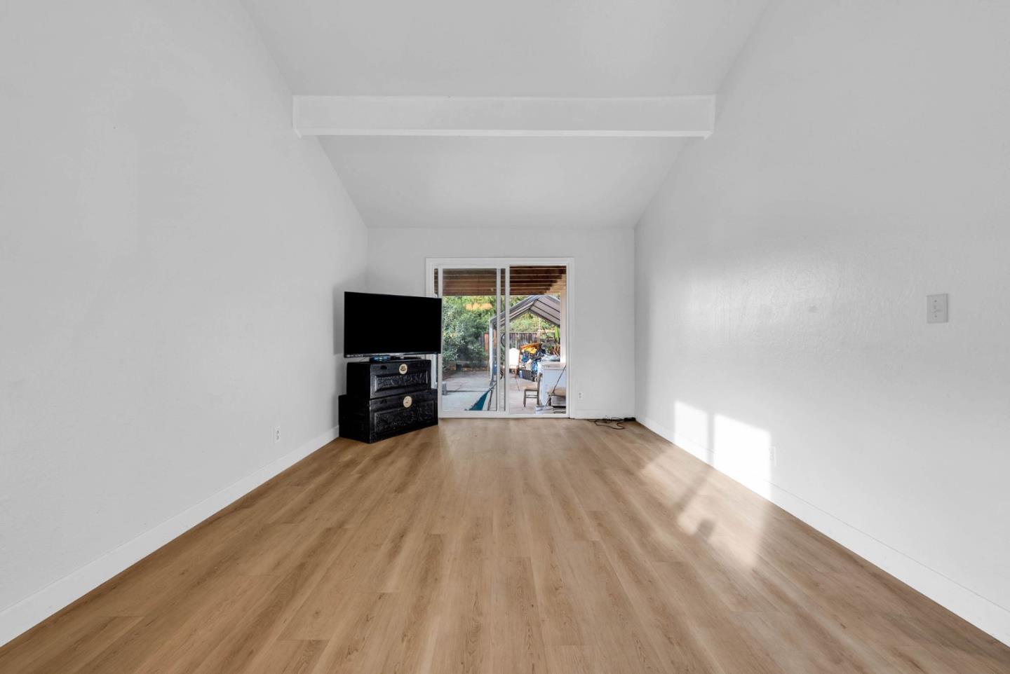 Detail Gallery Image 6 of 45 For 2243 Cooley Ave, East Palo Alto,  CA 94303 - 4 Beds | 2 Baths