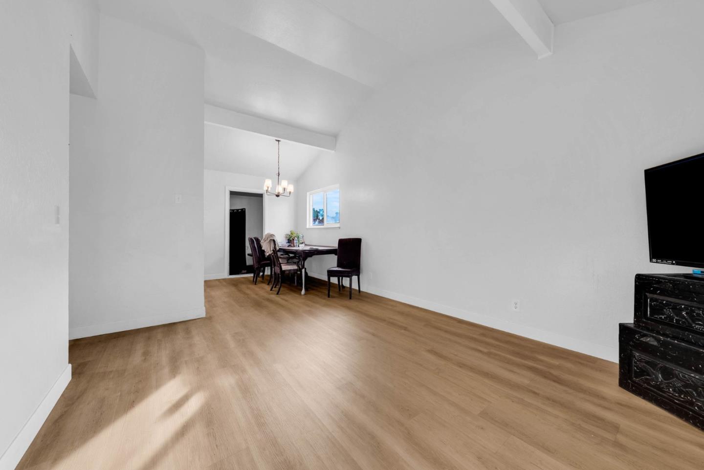 Detail Gallery Image 7 of 45 For 2243 Cooley Ave, East Palo Alto,  CA 94303 - 4 Beds | 2 Baths