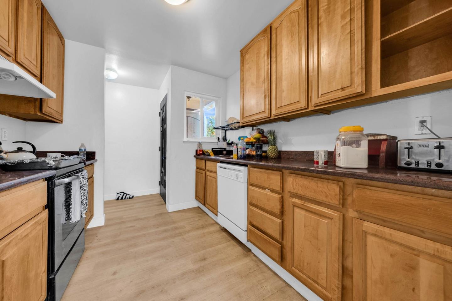 Detail Gallery Image 9 of 45 For 2243 Cooley Ave, East Palo Alto,  CA 94303 - 4 Beds | 2 Baths