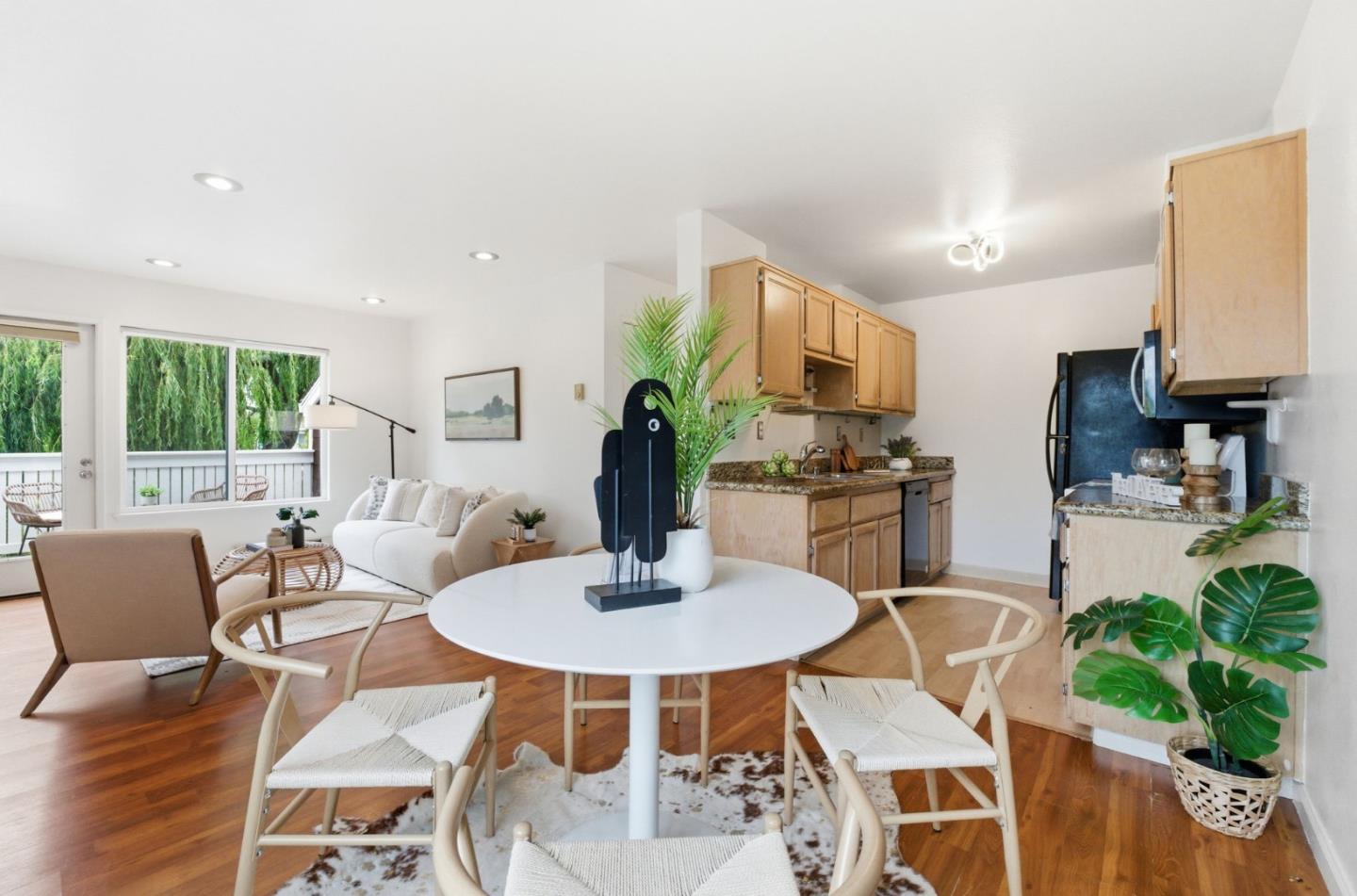 Detail Gallery Image 10 of 27 For 72 Bayside Ct, Richmond,  CA 94804 - 2 Beds | 1 Baths