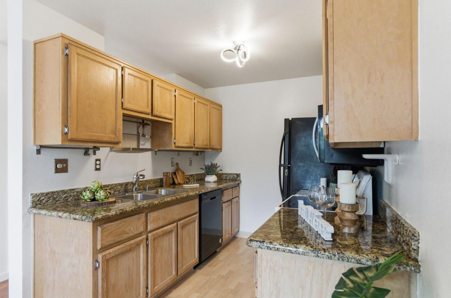 Detail Gallery Image 11 of 27 For 72 Bayside Ct, Richmond,  CA 94804 - 2 Beds | 1 Baths