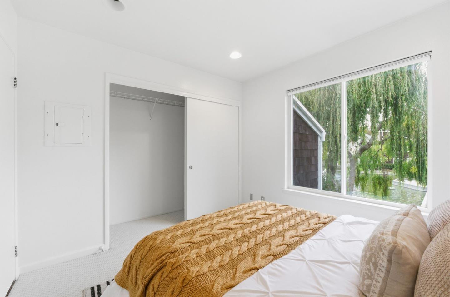 Detail Gallery Image 14 of 27 For 72 Bayside Ct, Richmond,  CA 94804 - 2 Beds | 1 Baths
