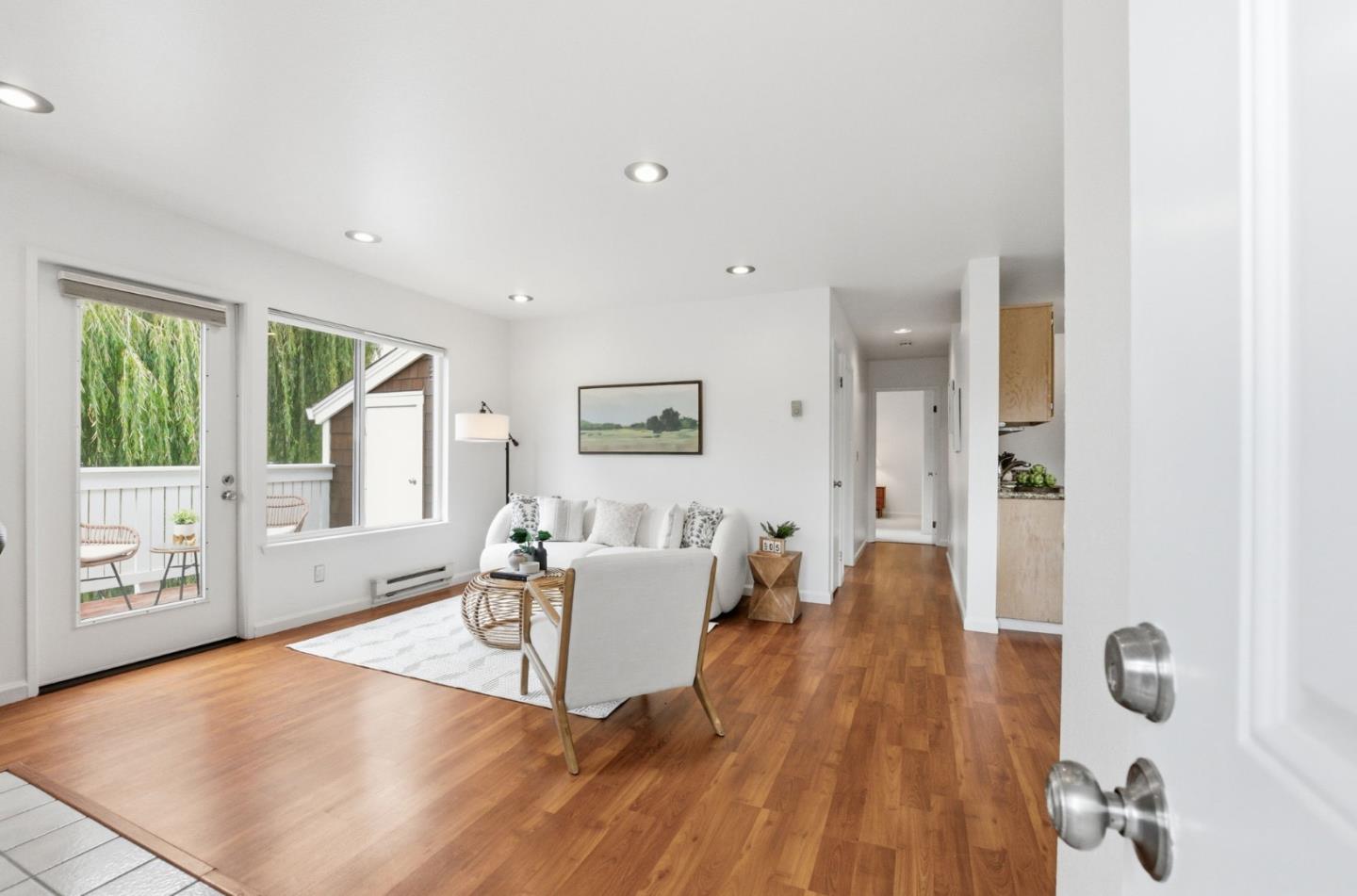 Detail Gallery Image 6 of 27 For 72 Bayside Ct, Richmond,  CA 94804 - 2 Beds | 1 Baths