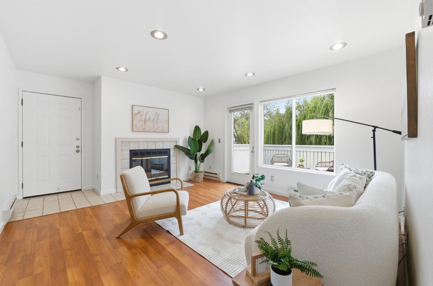 Detail Gallery Image 7 of 27 For 72 Bayside Ct, Richmond,  CA 94804 - 2 Beds | 1 Baths