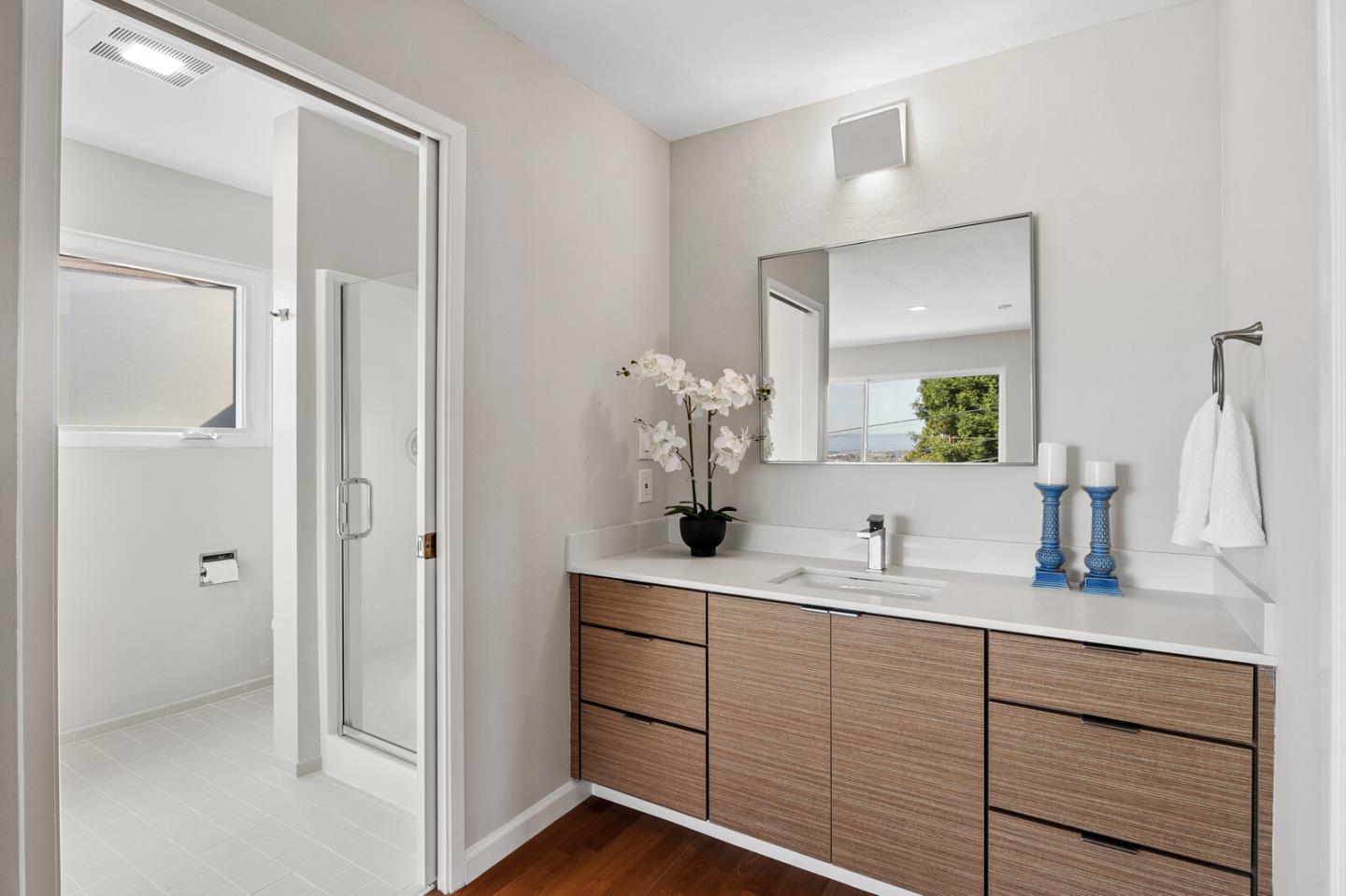 Detail Gallery Image 14 of 26 For 1708 Mills Ave, Belmont,  CA 94002 - 3 Beds | 2 Baths