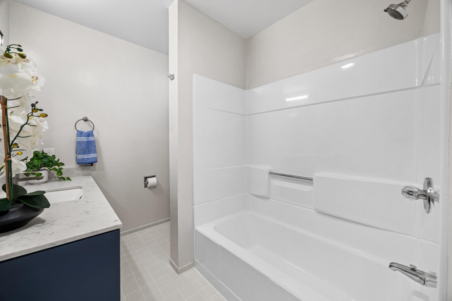 Detail Gallery Image 17 of 26 For 1708 Mills Ave, Belmont,  CA 94002 - 3 Beds | 2 Baths