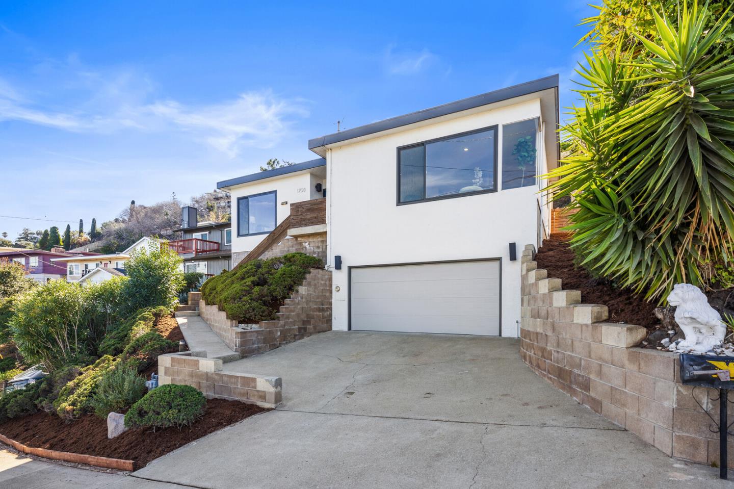 Detail Gallery Image 3 of 26 For 1708 Mills Ave, Belmont,  CA 94002 - 3 Beds | 2 Baths