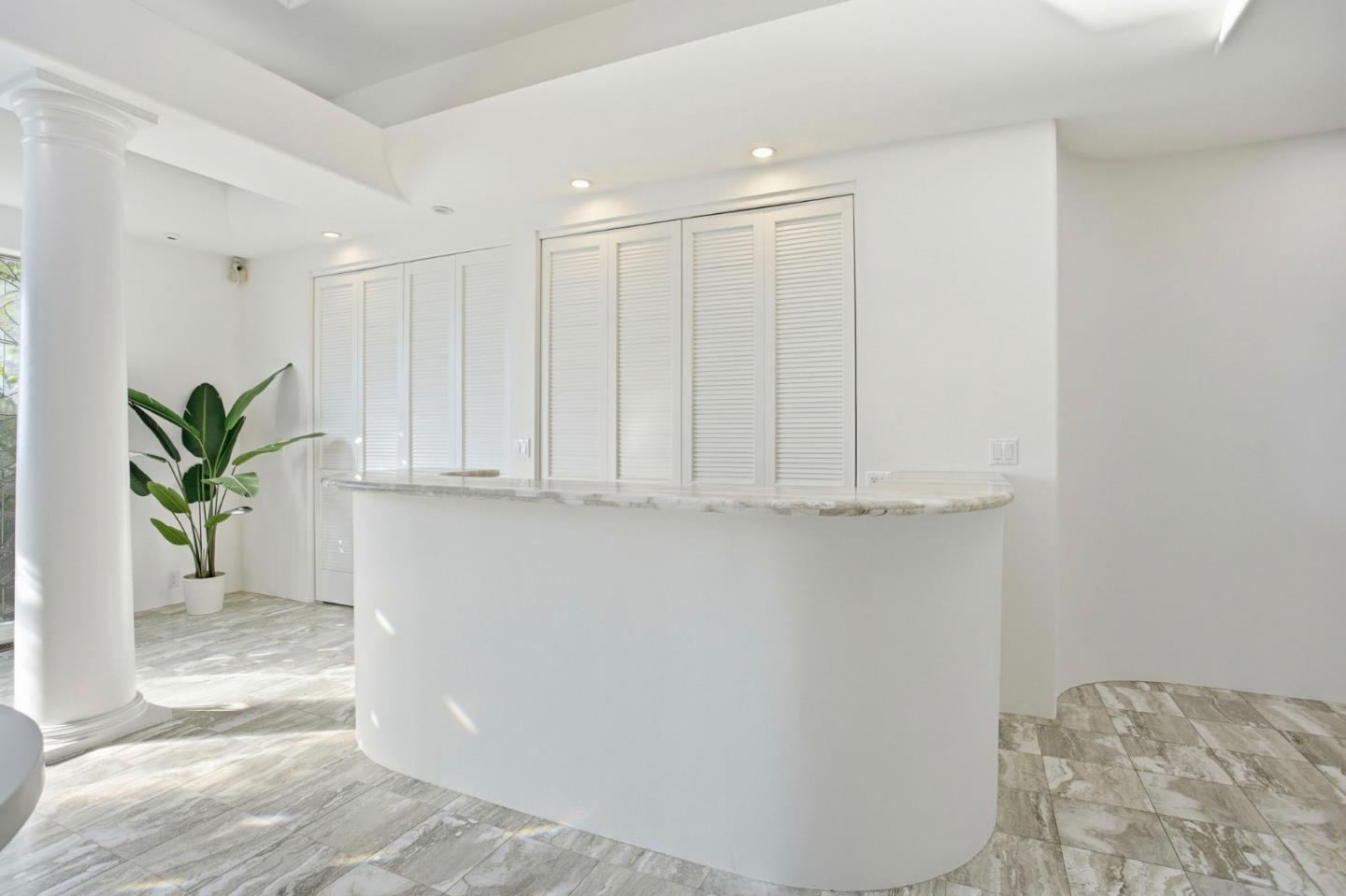 Detail Gallery Image 10 of 76 For 3895 Fair Oaks Blvd, Sacramento,  CA 95864 - 4 Beds | 4 Baths