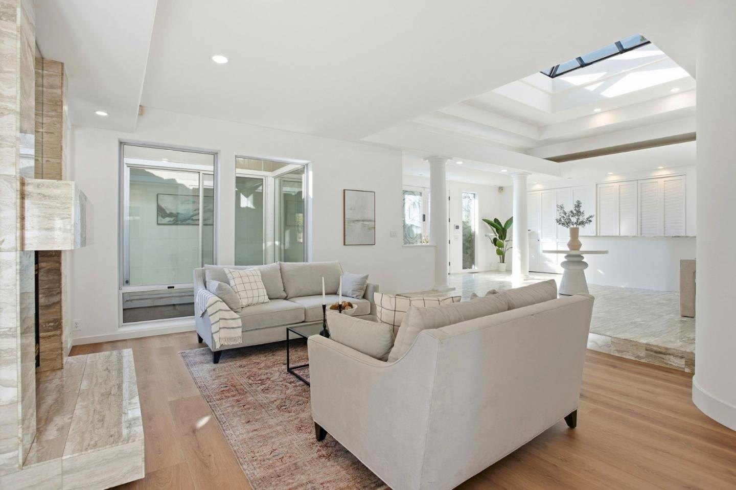 Detail Gallery Image 13 of 76 For 3895 Fair Oaks Blvd, Sacramento,  CA 95864 - 4 Beds | 4 Baths