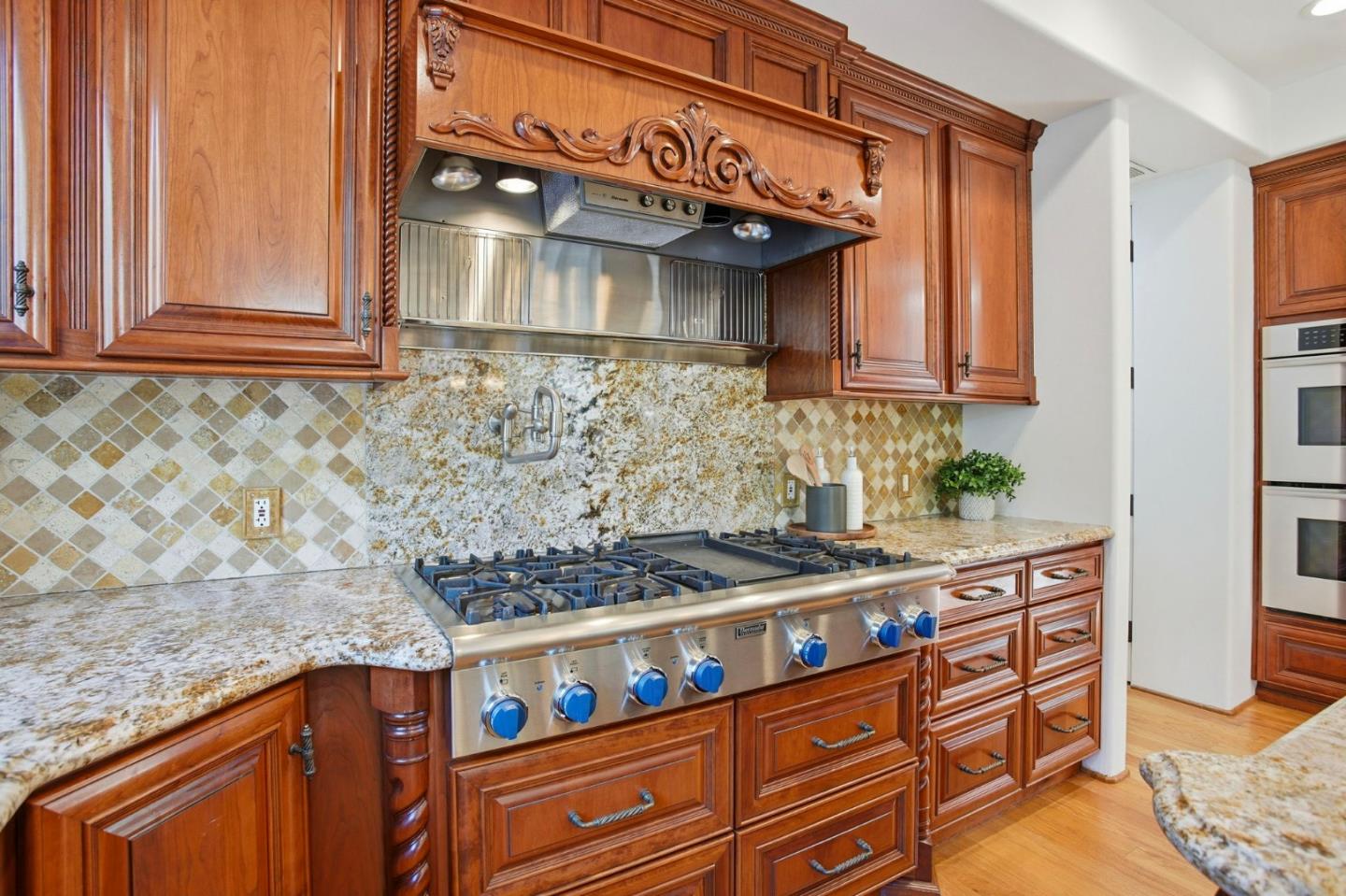 Detail Gallery Image 17 of 76 For 3895 Fair Oaks Blvd, Sacramento,  CA 95864 - 4 Beds | 4 Baths