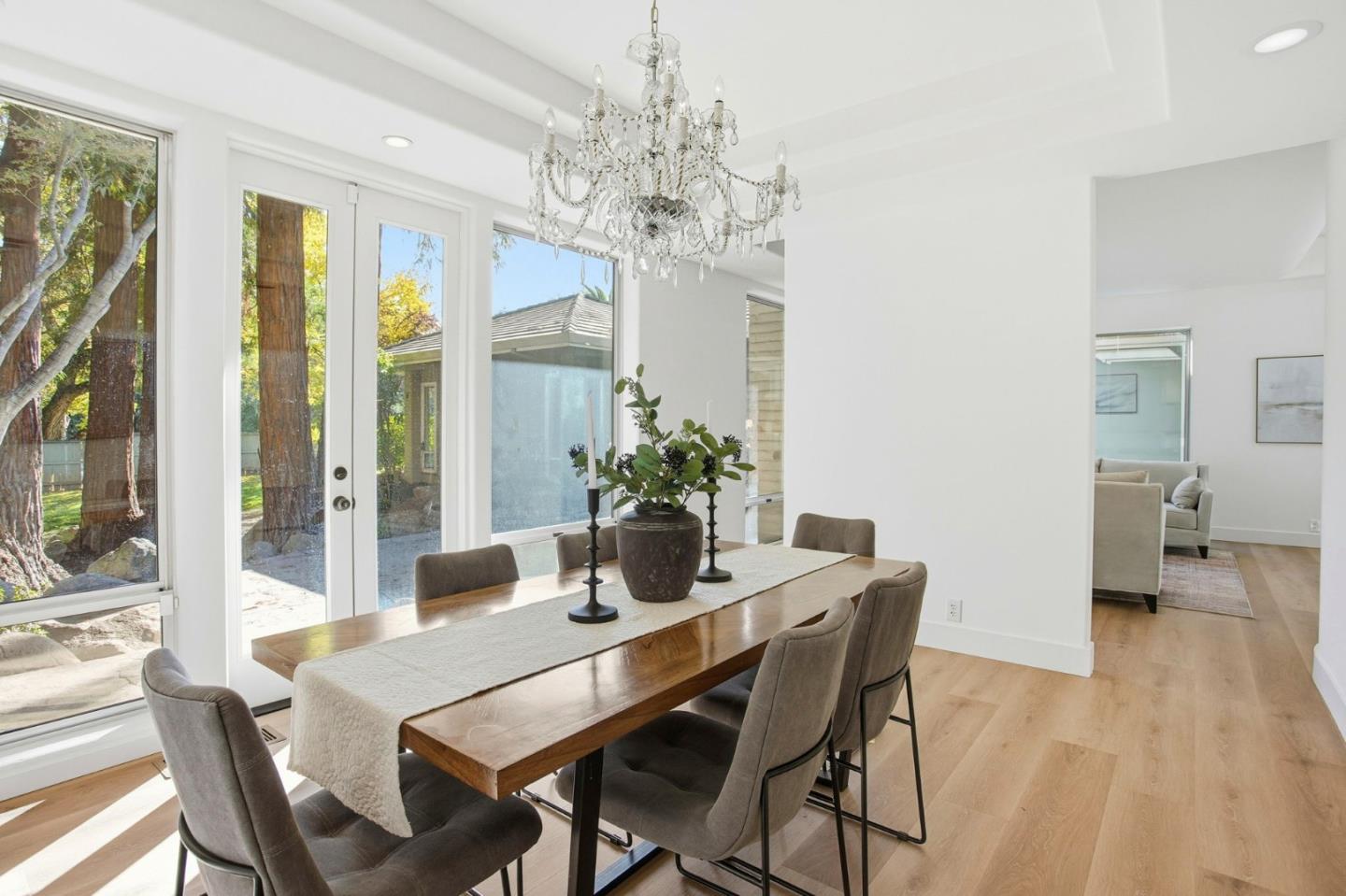 Detail Gallery Image 23 of 76 For 3895 Fair Oaks Blvd, Sacramento,  CA 95864 - 4 Beds | 4 Baths