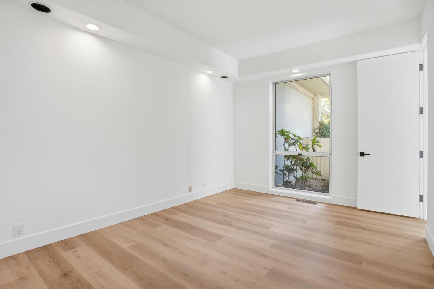 Detail Gallery Image 25 of 76 For 3895 Fair Oaks Blvd, Sacramento,  CA 95864 - 4 Beds | 4 Baths