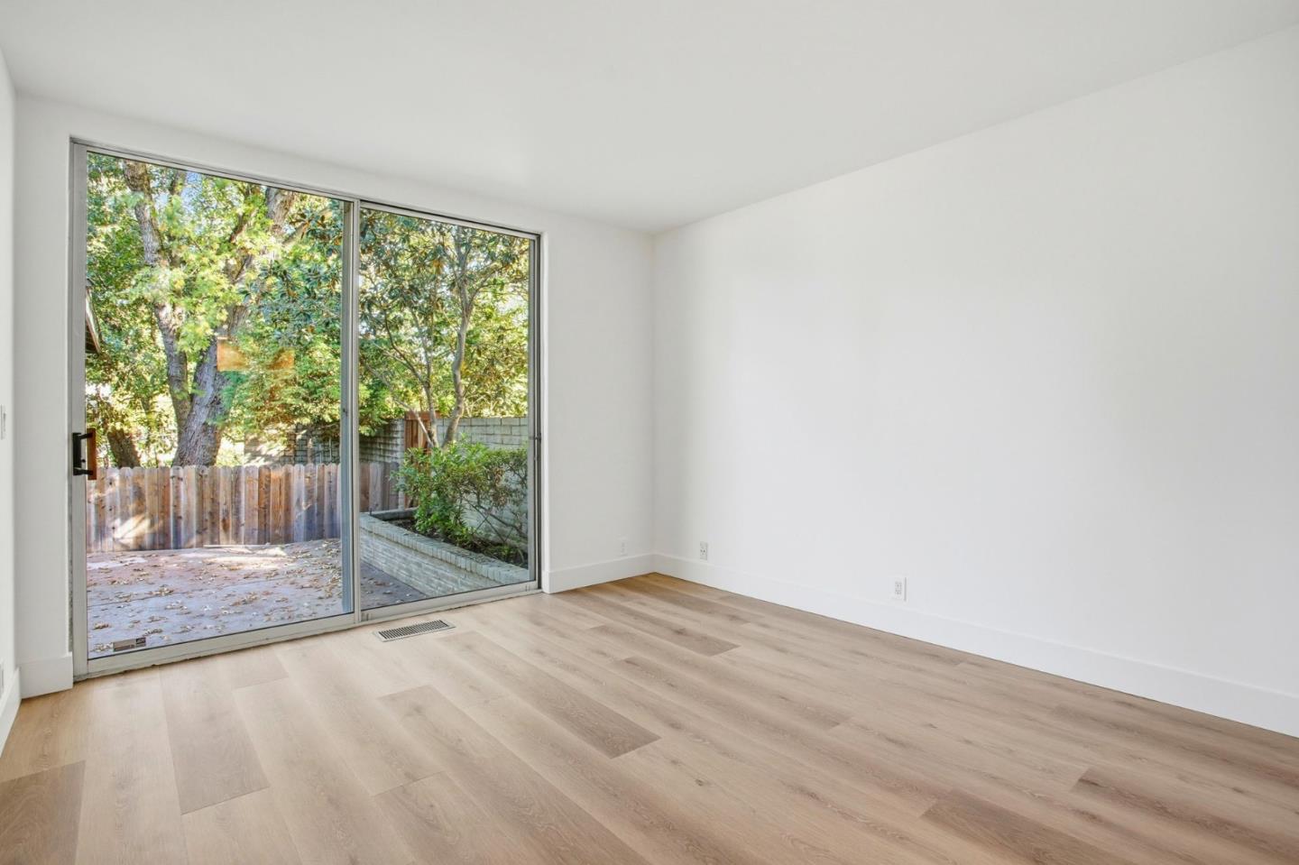 Detail Gallery Image 29 of 76 For 3895 Fair Oaks Blvd, Sacramento,  CA 95864 - 4 Beds | 4 Baths