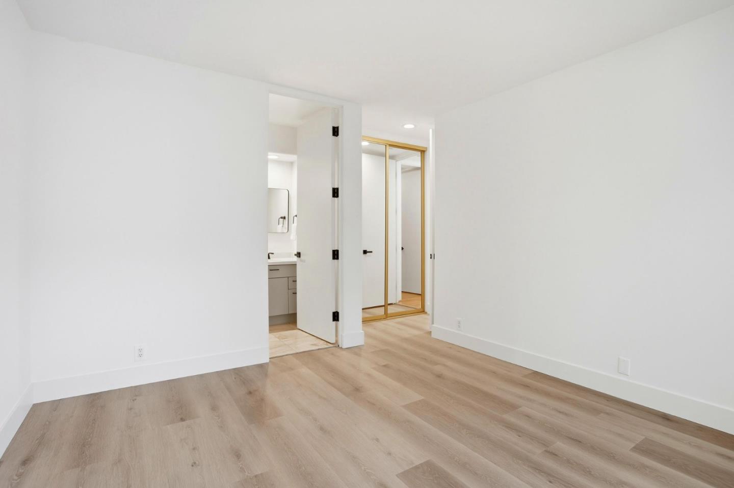 Detail Gallery Image 30 of 76 For 3895 Fair Oaks Blvd, Sacramento,  CA 95864 - 4 Beds | 4 Baths