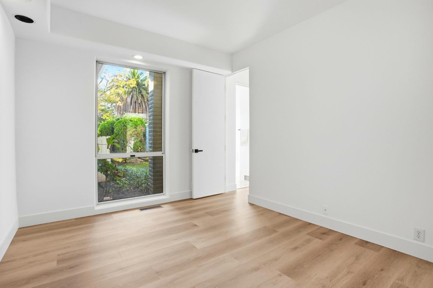 Detail Gallery Image 31 of 76 For 3895 Fair Oaks Blvd, Sacramento,  CA 95864 - 4 Beds | 4 Baths