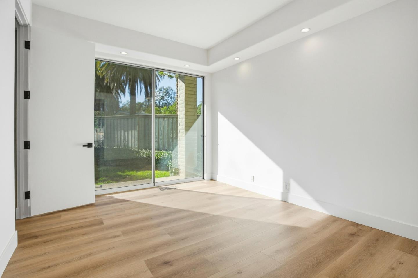 Detail Gallery Image 33 of 76 For 3895 Fair Oaks Blvd, Sacramento,  CA 95864 - 4 Beds | 4 Baths