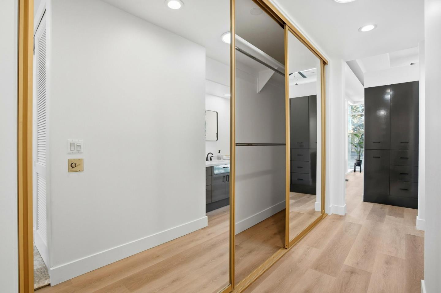 Detail Gallery Image 40 of 76 For 3895 Fair Oaks Blvd, Sacramento,  CA 95864 - 4 Beds | 4 Baths