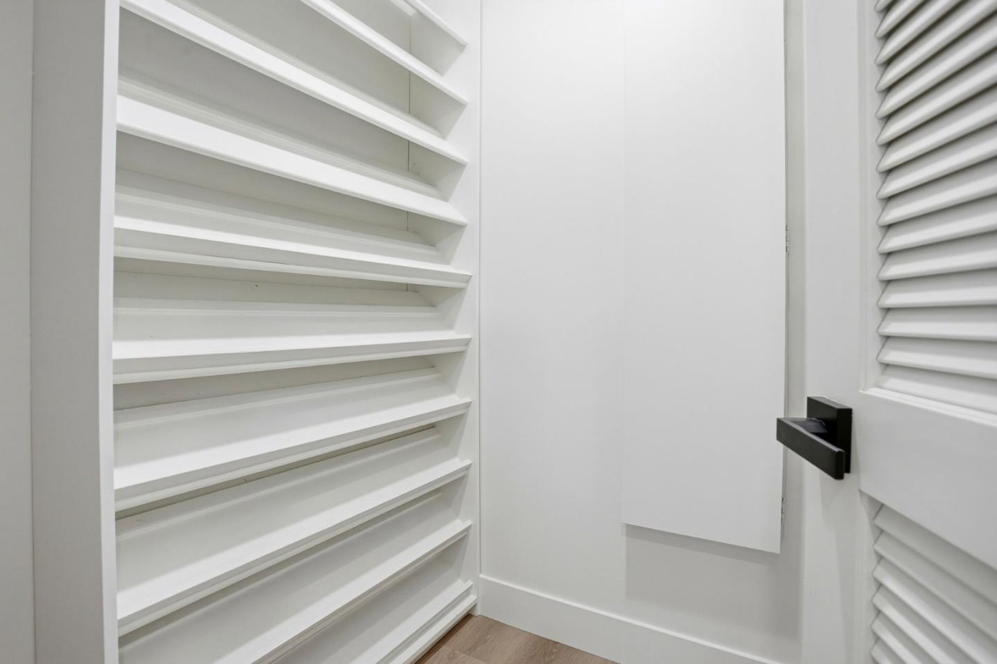 Detail Gallery Image 41 of 76 For 3895 Fair Oaks Blvd, Sacramento,  CA 95864 - 4 Beds | 4 Baths