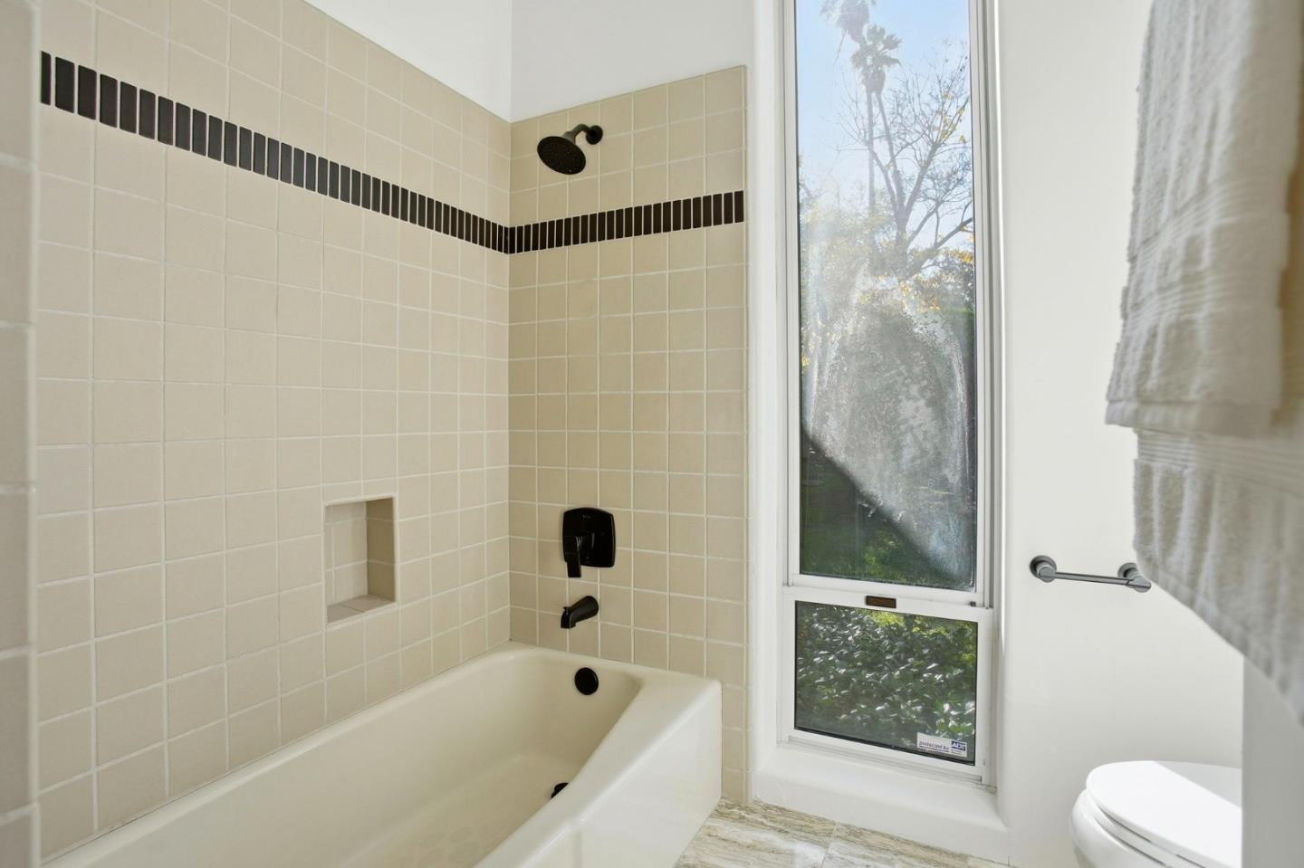 Detail Gallery Image 44 of 76 For 3895 Fair Oaks Blvd, Sacramento,  CA 95864 - 4 Beds | 4 Baths