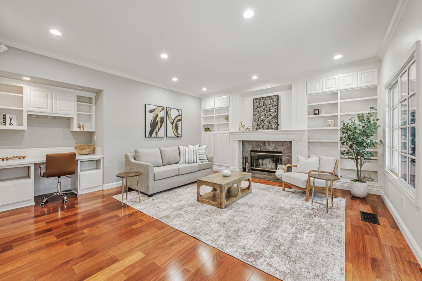 Detail Gallery Image 10 of 48 For 100 Danbury Ln, Redwood City,  CA 94061 - 4 Beds | 2/1 Baths