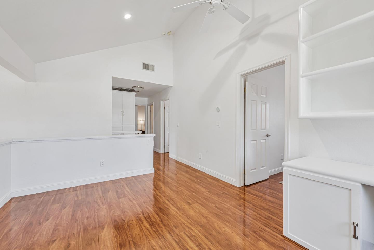 Detail Gallery Image 27 of 48 For 100 Danbury Ln, Redwood City,  CA 94061 - 4 Beds | 2/1 Baths