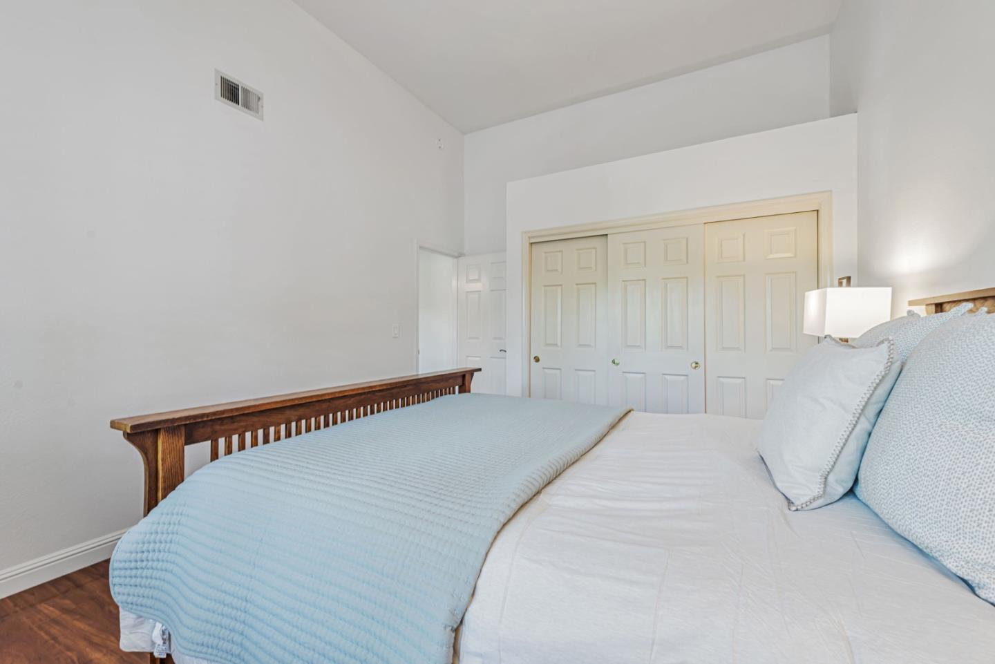 Detail Gallery Image 33 of 48 For 100 Danbury Ln, Redwood City,  CA 94061 - 4 Beds | 2/1 Baths