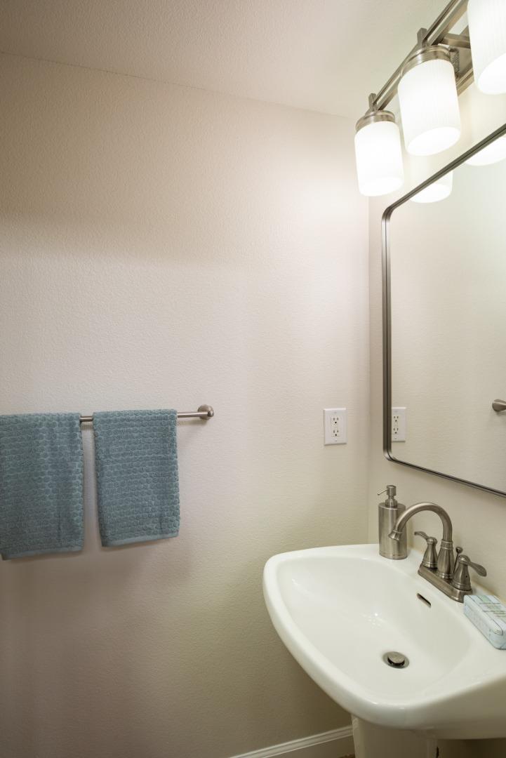 Detail Gallery Image 18 of 31 For 143 Frederick Ct, Mountain View,  CA 94043 - 3 Beds | 2/1 Baths