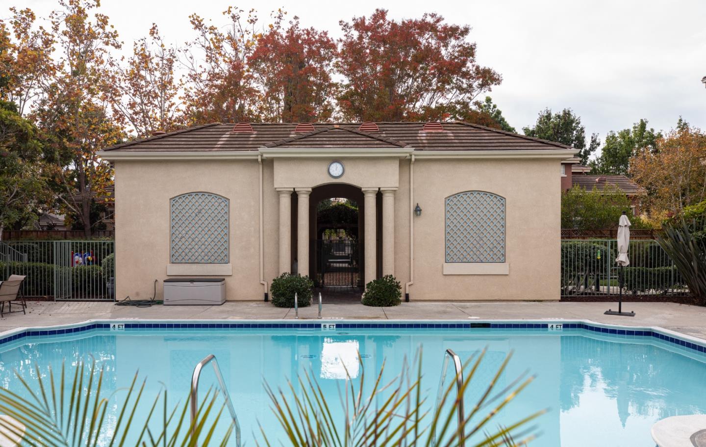 Detail Gallery Image 29 of 31 For 143 Frederick Ct, Mountain View,  CA 94043 - 3 Beds | 2/1 Baths