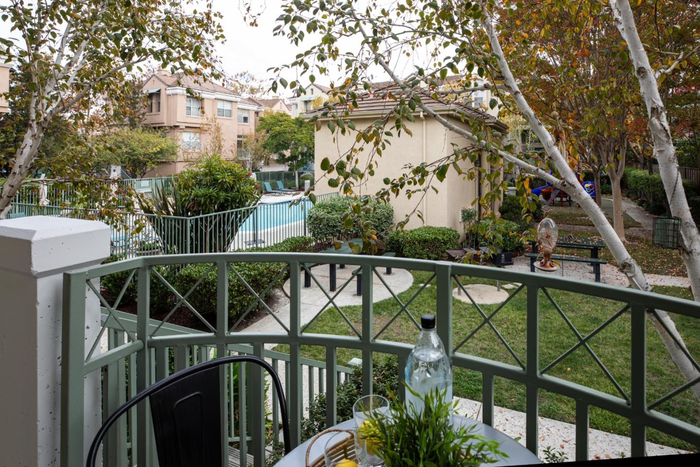 Detail Gallery Image 4 of 31 For 143 Frederick Ct, Mountain View,  CA 94043 - 3 Beds | 2/1 Baths